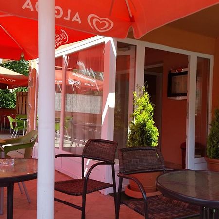 Havanna Etterem Es Vendeghaz Ξενοδοχείο Putnok Εξωτερικό φωτογραφία