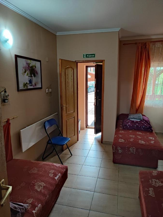 Havanna Etterem Es Vendeghaz Ξενοδοχείο Putnok Εξωτερικό φωτογραφία