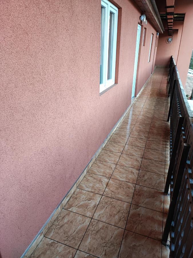 Havanna Etterem Es Vendeghaz Ξενοδοχείο Putnok Εξωτερικό φωτογραφία