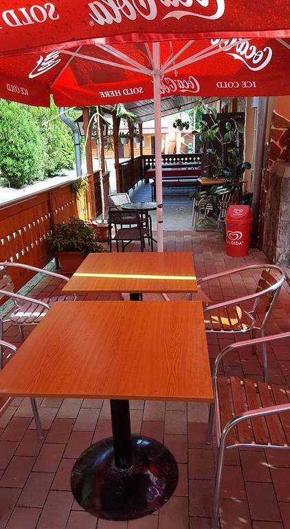 Havanna Etterem Es Vendeghaz Ξενοδοχείο Putnok Εξωτερικό φωτογραφία