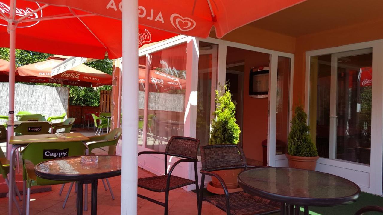 Havanna Etterem Es Vendeghaz Ξενοδοχείο Putnok Εξωτερικό φωτογραφία